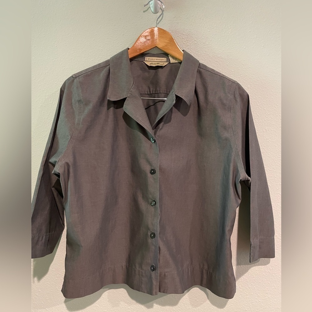 Eddie Bauer women’s gray wrinkle resistant button down shirt Petite L